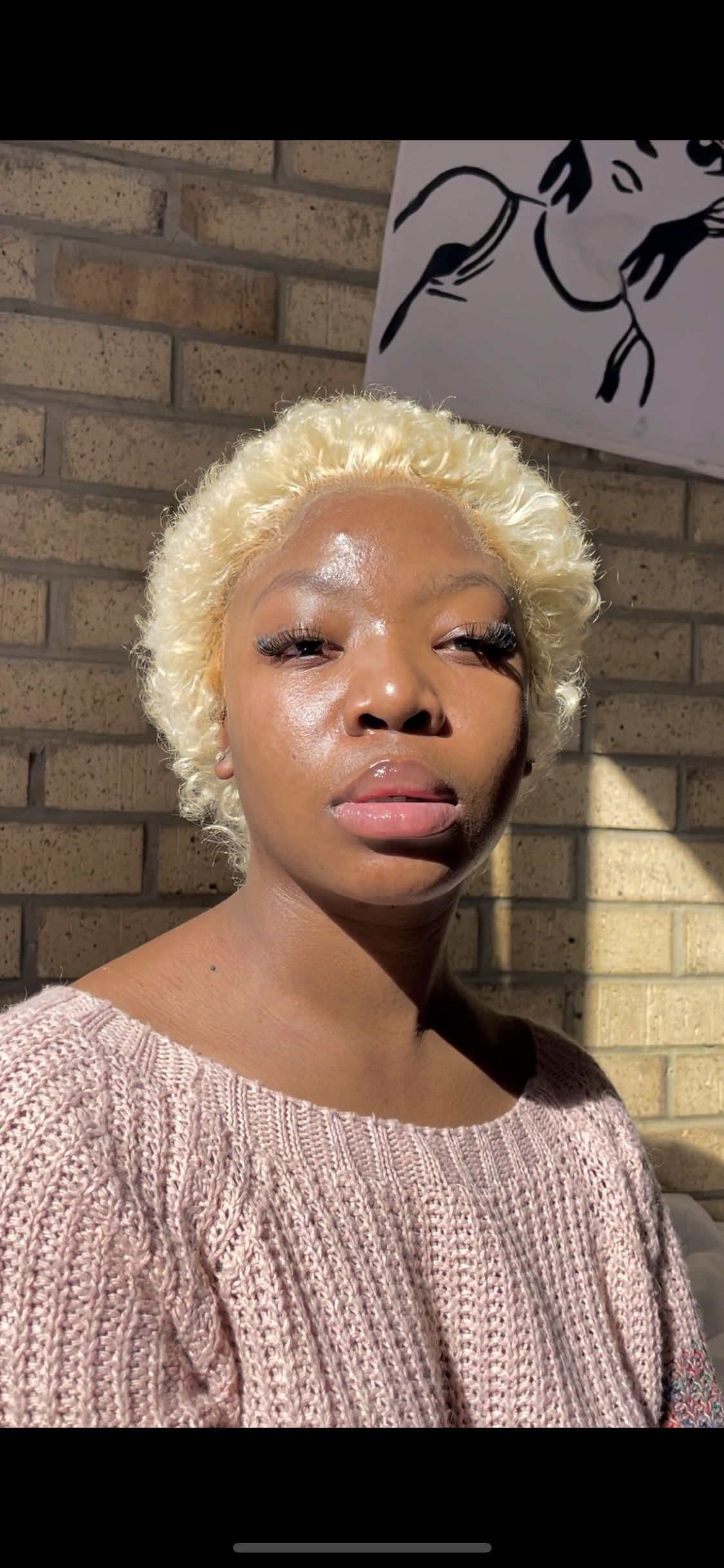 Natural looking short curly hair. Blonde. 13x2 lace